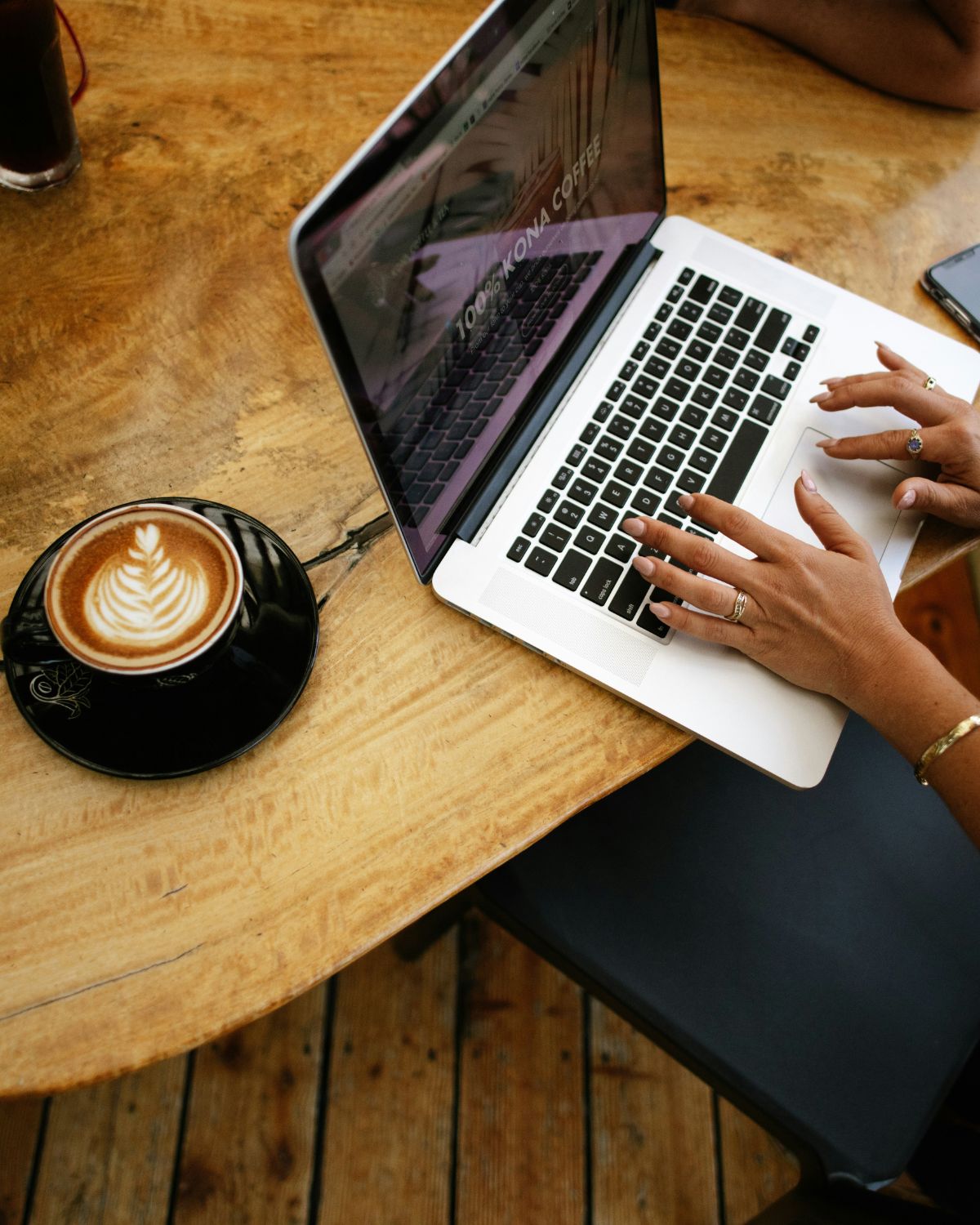 Café lavallois avec espace de travail